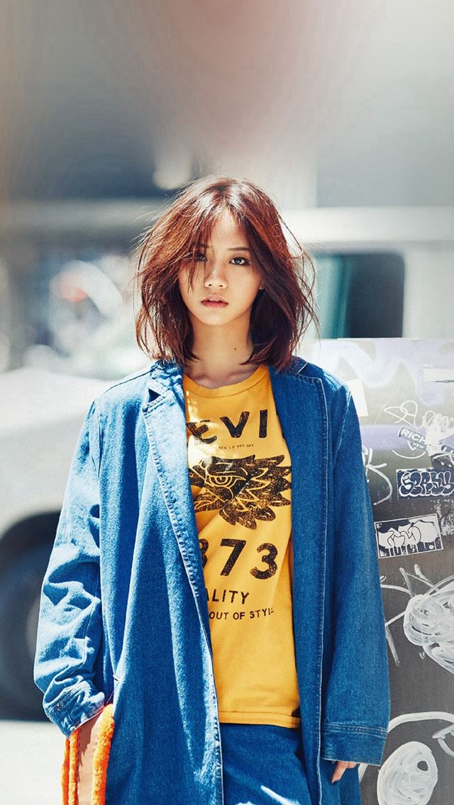 640x1136 Hyeri Kpop Street Red Celebrity Girl - modern iPhone Wallpaper