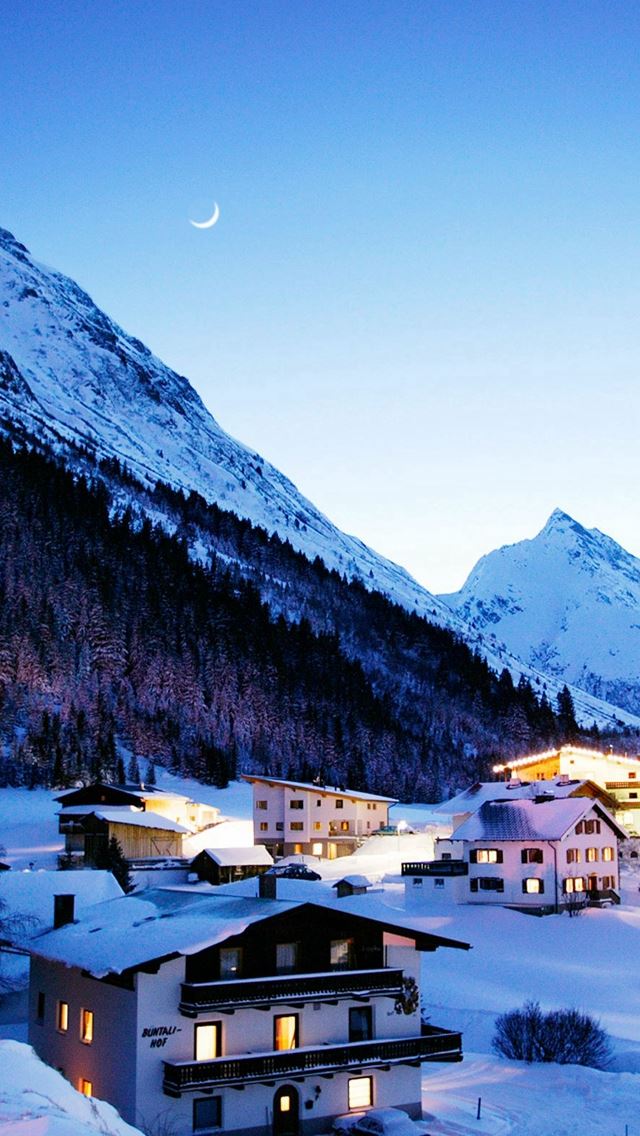 640x1136 Nature Snowy Bright Night Mountain - snowy iPhone Wallpaper