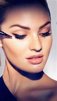 Candice Swanepoel Victoria Secret Model Making Up wallpaper