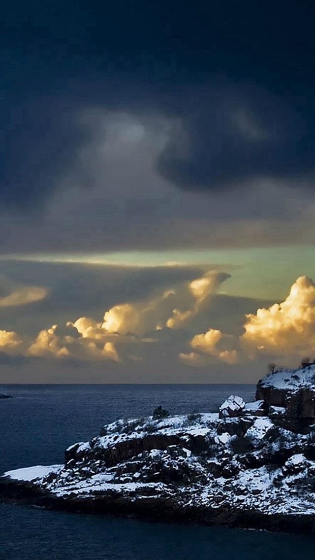 640x1136 Coastal Landscape At Dusk - clouds iPhone Wallpaper
