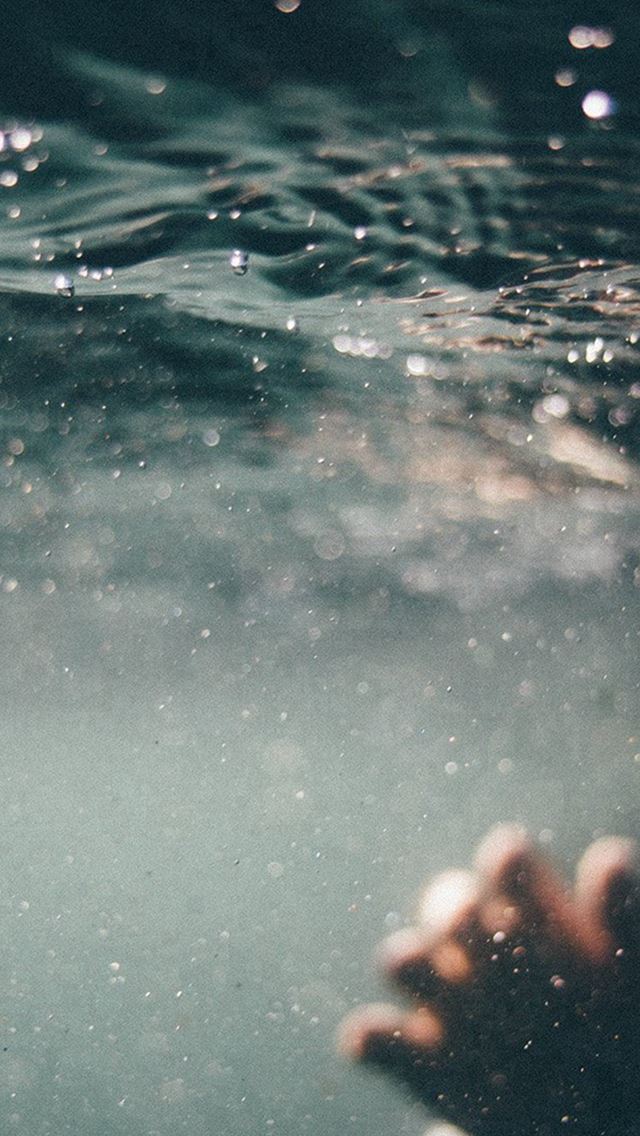640x1136 Water Swim Bokeh Vacation Dark - bubble iPhone Wallpaper