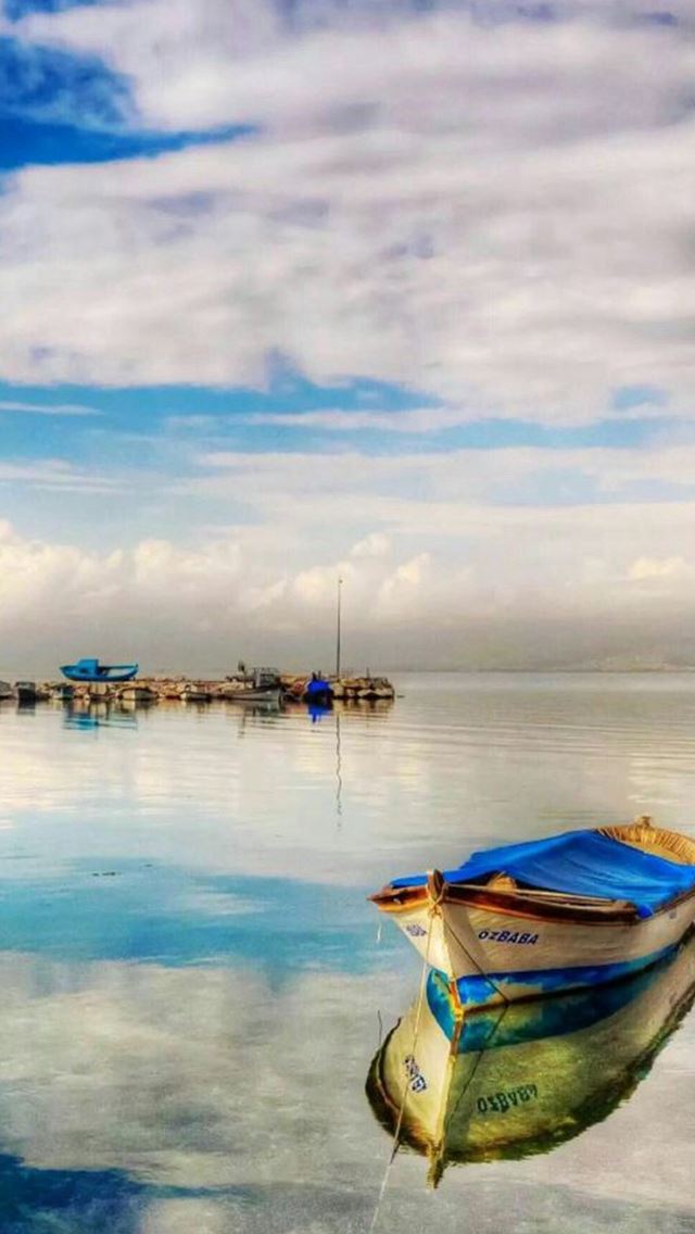 640x1136 Fairy Peaceful Clear Lake Reflection Boat Parking - clear iPhone Wallpaper