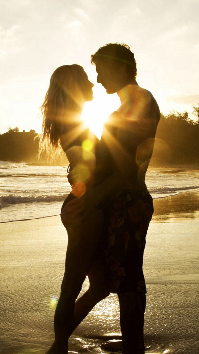 Seaside Beach Lovers Sunshine Romantic iPhone wallpaper 