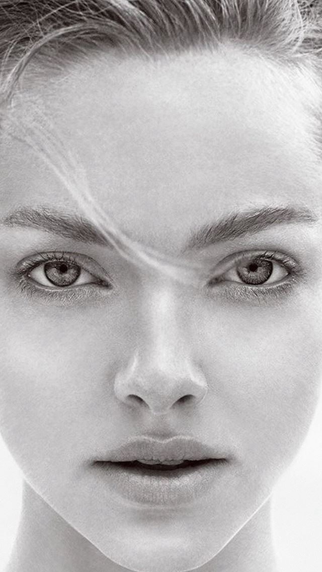 640x1136 Amanda Seyfried Face Bw Celebrity - celebrity iPhone Wallpaper