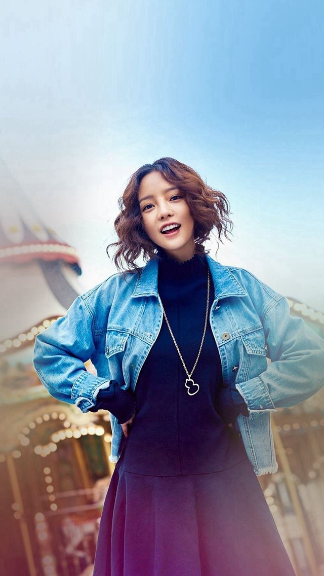 640x1136 Guhara Girl Kpop Merry Go Round Playground - bokeh iPhone Wallpaper