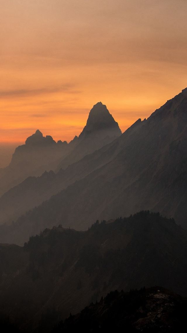640x1136 Mountain Sunset Mordor Nature - bokeh iPhone Wallpaper