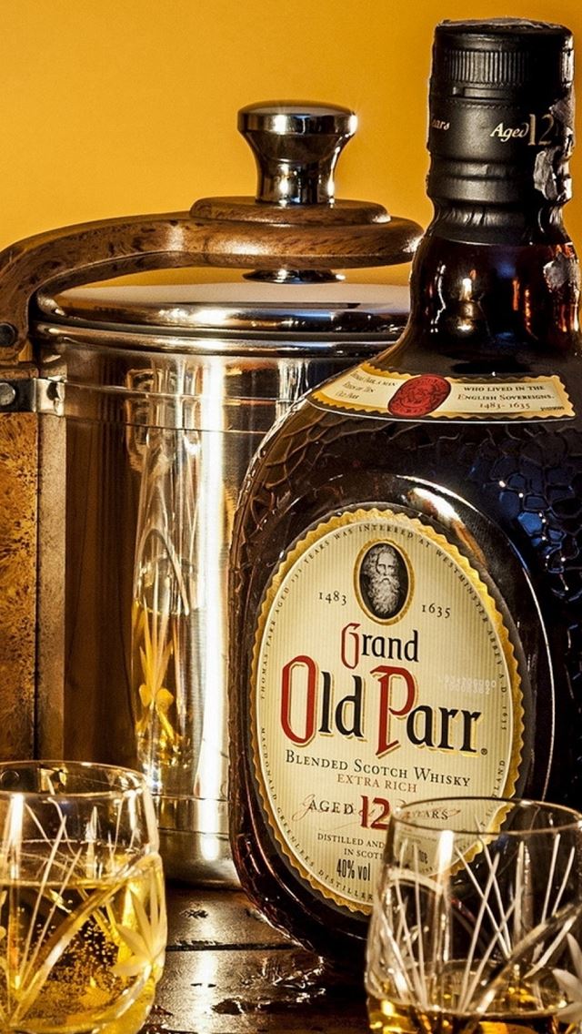 640x1136 Whiskey Wine Glasses Bottle Carafe Table - table iPhone Wallpaper