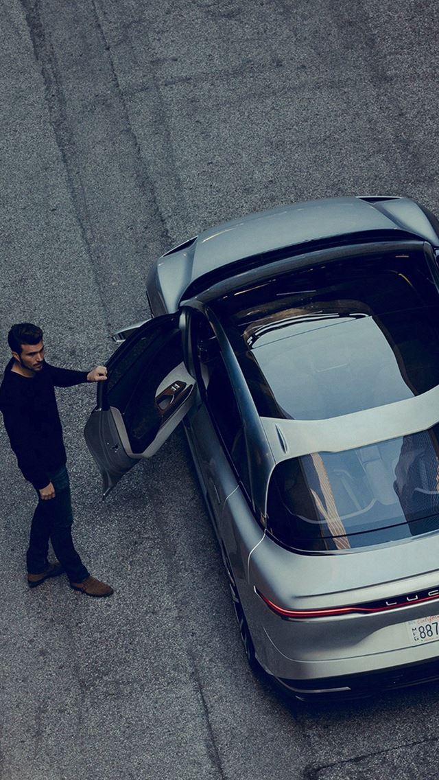 640x1136 Lucid Air Car Drive Street Illustration Art - drive iPhone Wallpaper