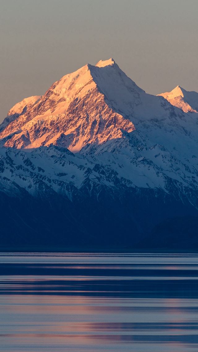 640x1136 New Zealand Aoraki Mount Cook National Park - lake iPhone Wallpaper