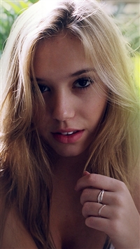 Girl Smile Alexis Ren Model wallpaper