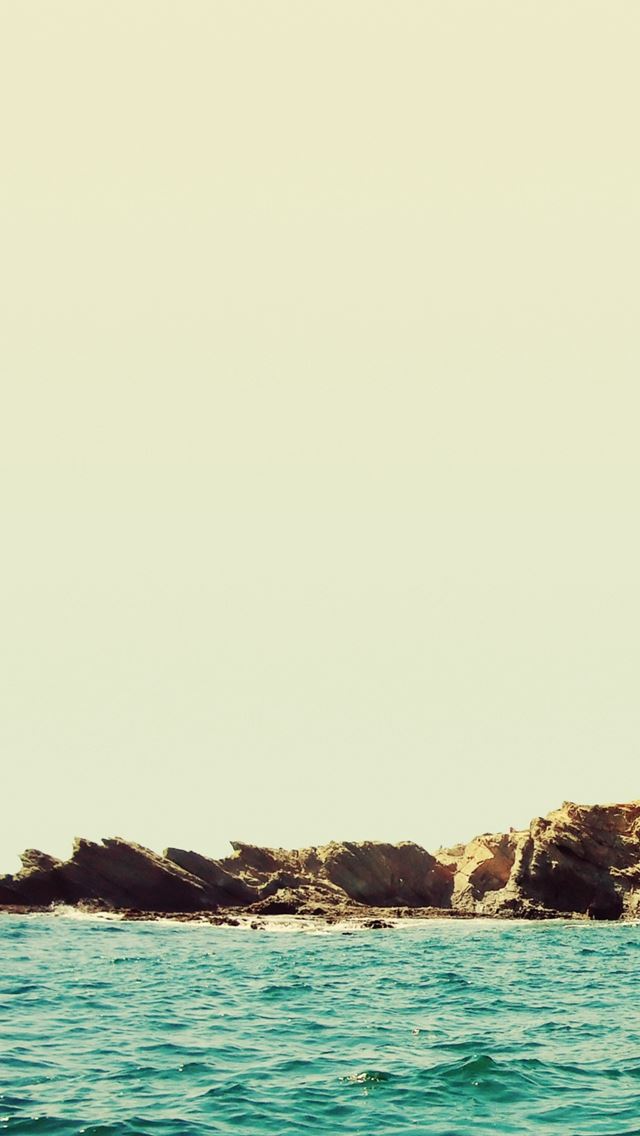 640x1136 Rocky Beach Ocean Waves - view iPhone Wallpaper
