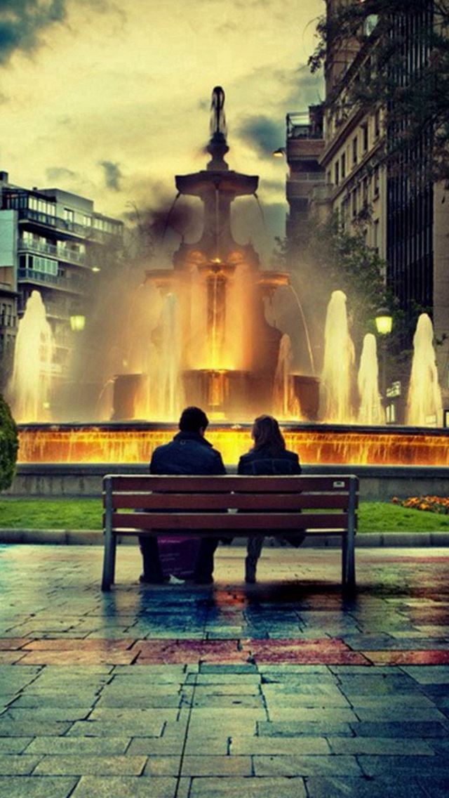 640x1136 Lovers On Bench Fountain Romantic - romantic iPhone Wallpaper