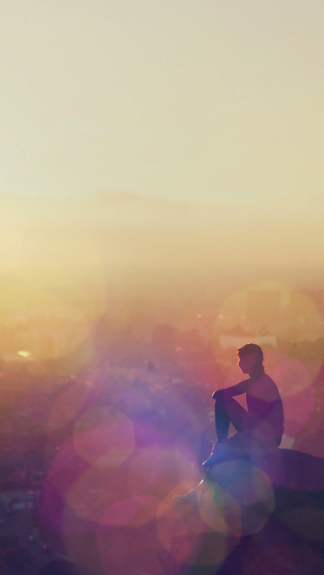 640x1136 Morning mountain girl alone -  iPhone Wallpaper