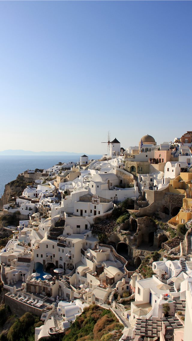 640x1136 Calm at Santorini - cliff iPhone Wallpaper