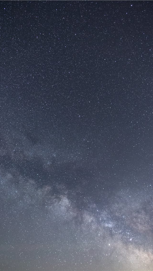 Milky Way Portrait iPhone wallpaper 