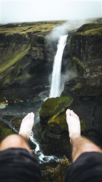 Ledge Dangling wallpaper