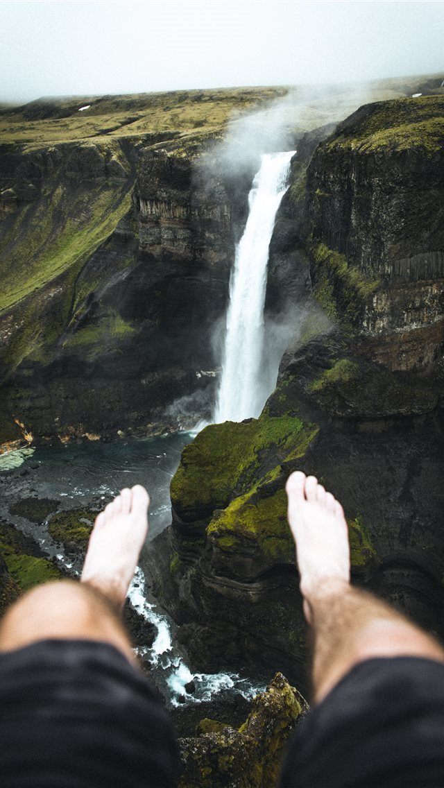 640x1136 Ledge Dangling - iceland iPhone Wallpaper