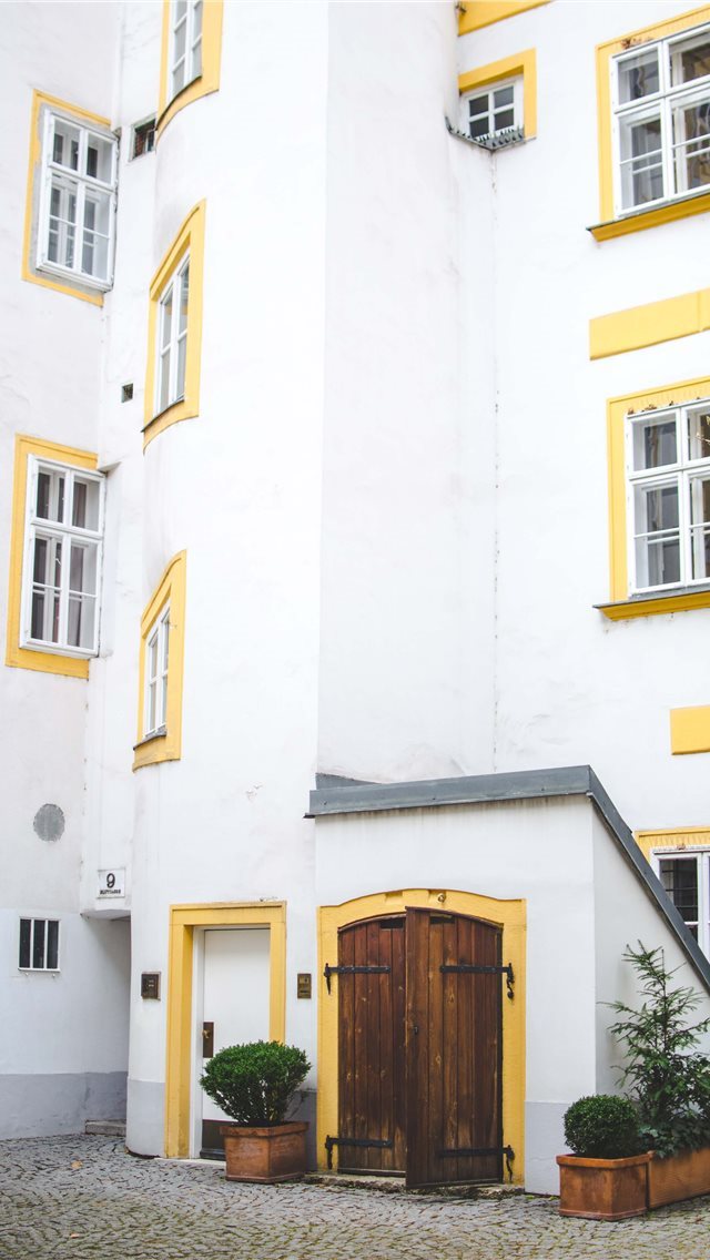 640x1136 Secret backyards photo walk in Vienna - vienna iPhone Wallpaper