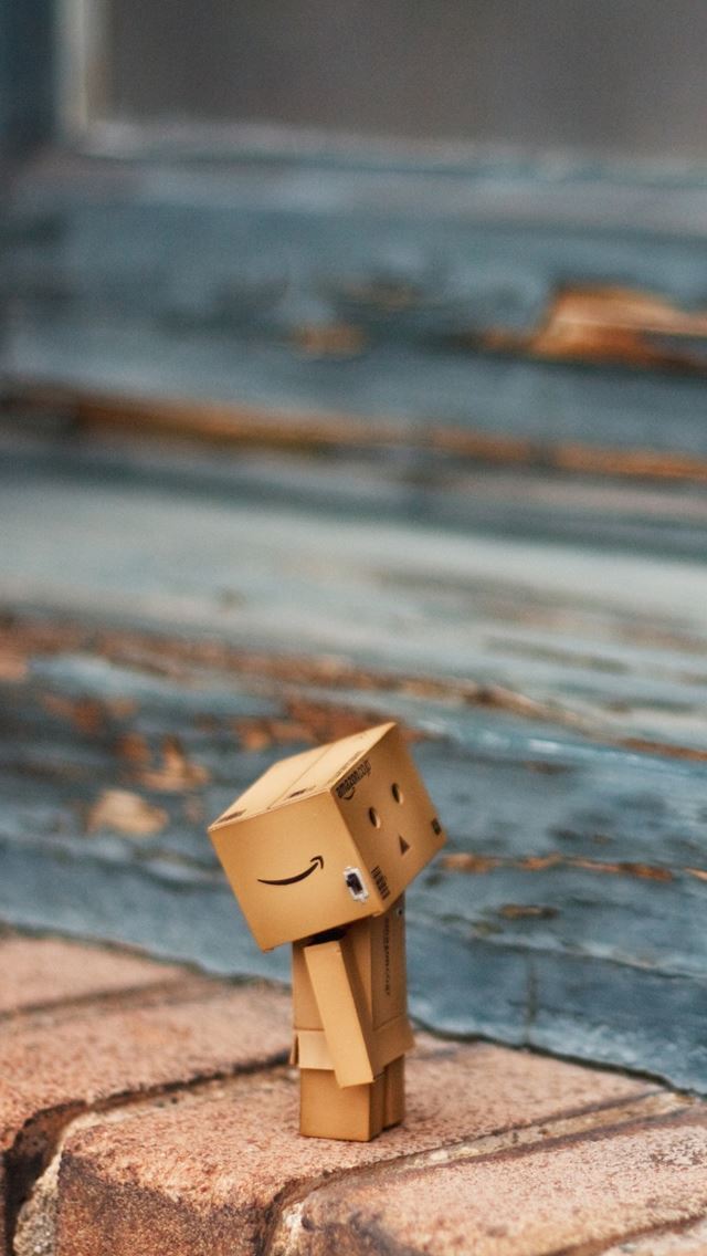 640x1136 Blue Window and Danbo - fun iPhone Wallpaper