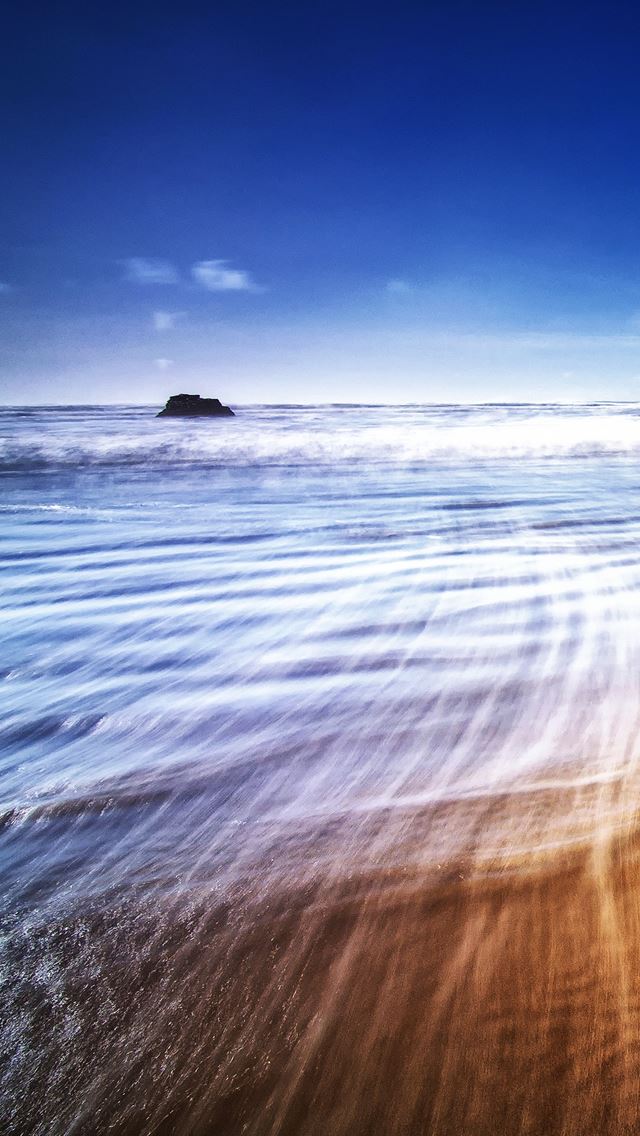 640x1136 Beach Waves -  iPhone Wallpaper