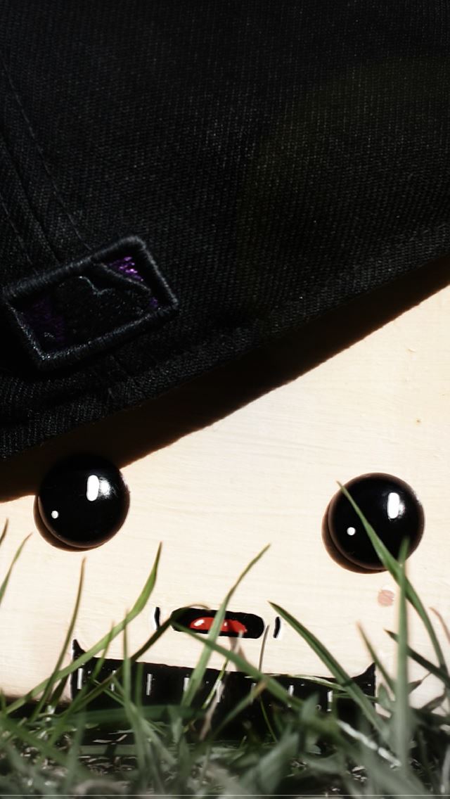 640x1136 Oki the Cap Holder -  iPhone Wallpaper