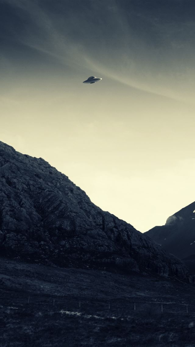640x1136 UFO Flying -  iPhone Wallpaper