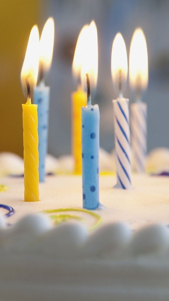 640x1136 Candles on Birthday Cake -  iPhone Wallpaper