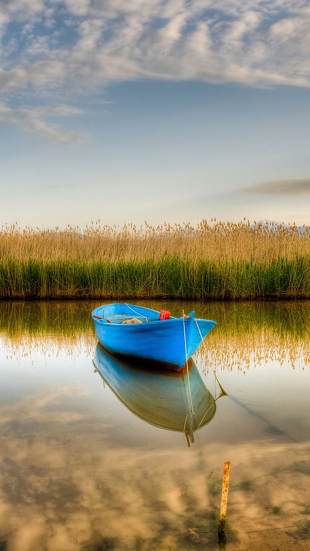 640x1136 Blue boat -  iPhone Wallpaper