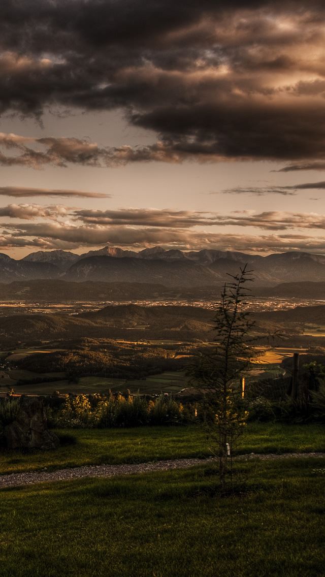 640x1136 Dark Afternoon - wooden iPhone Wallpaper