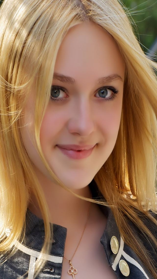 640x1136 Dakota Fanning -  iPhone Wallpaper