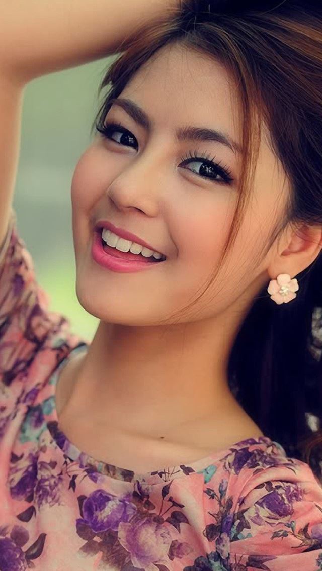 640x1136 Sweet Beauty -  iPhone Wallpaper