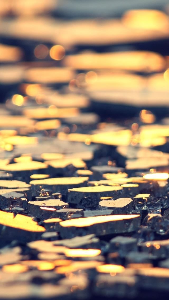 640x1136 Broken Glass -  iPhone Wallpaper