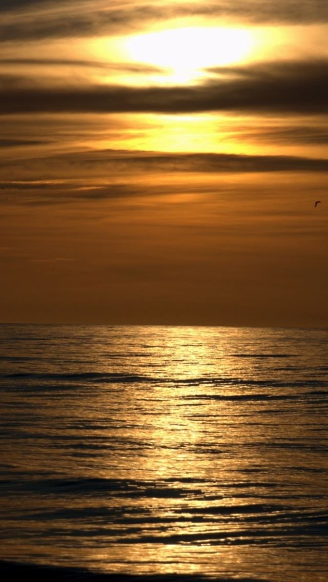 640x1136 Dark Sunset Beach -  iPhone Wallpaper