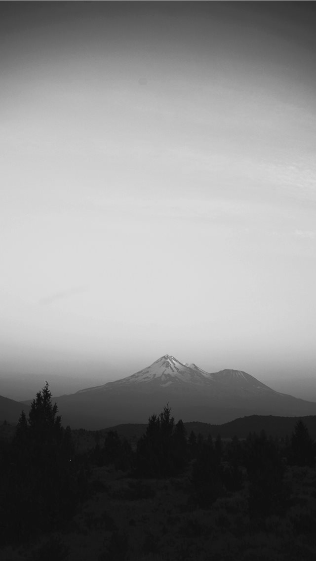 640x1136 Mount Shasta  United States - peak iPhone Wallpaper