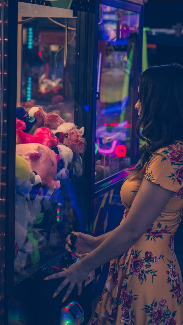 640x1136 Arcade Day - vertical iPhone Wallpaper