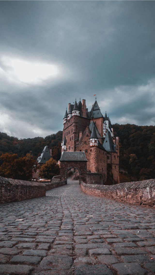 640x1136 Eltz Castle  Wierschem  Germany - country iPhone Wallpaper