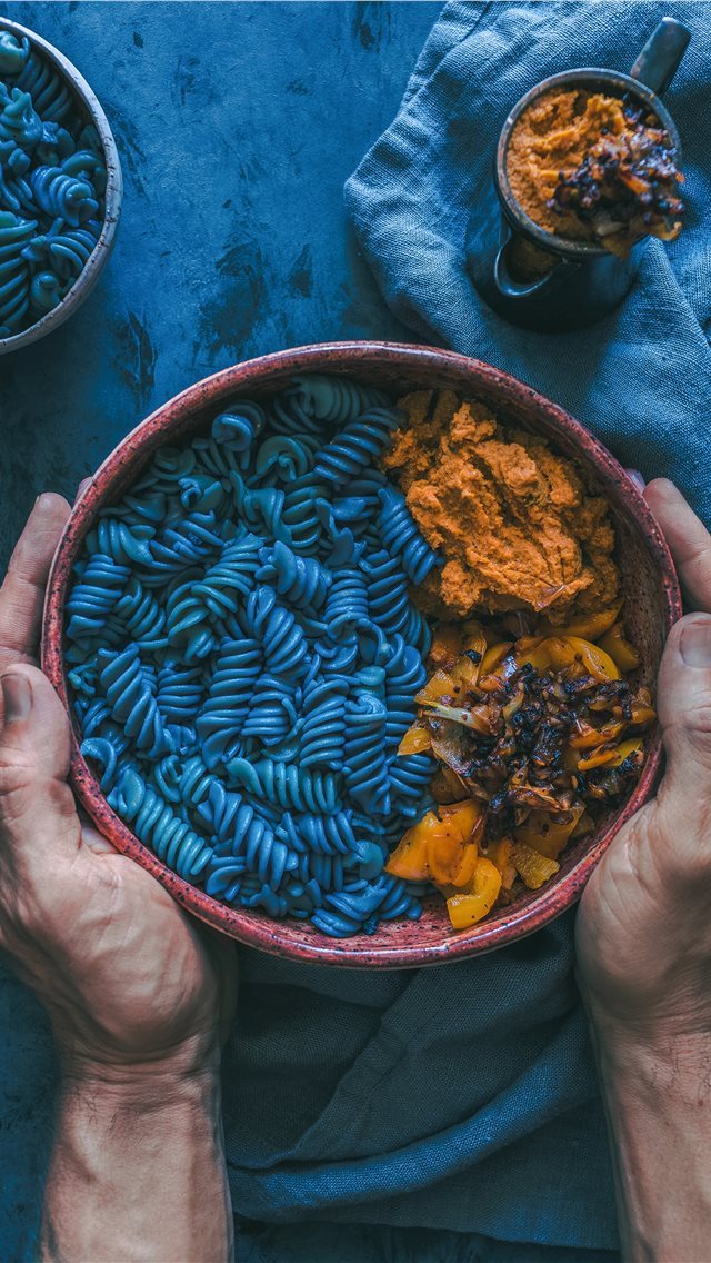 640x1136 Avatar Food - hold iPhone Wallpaper