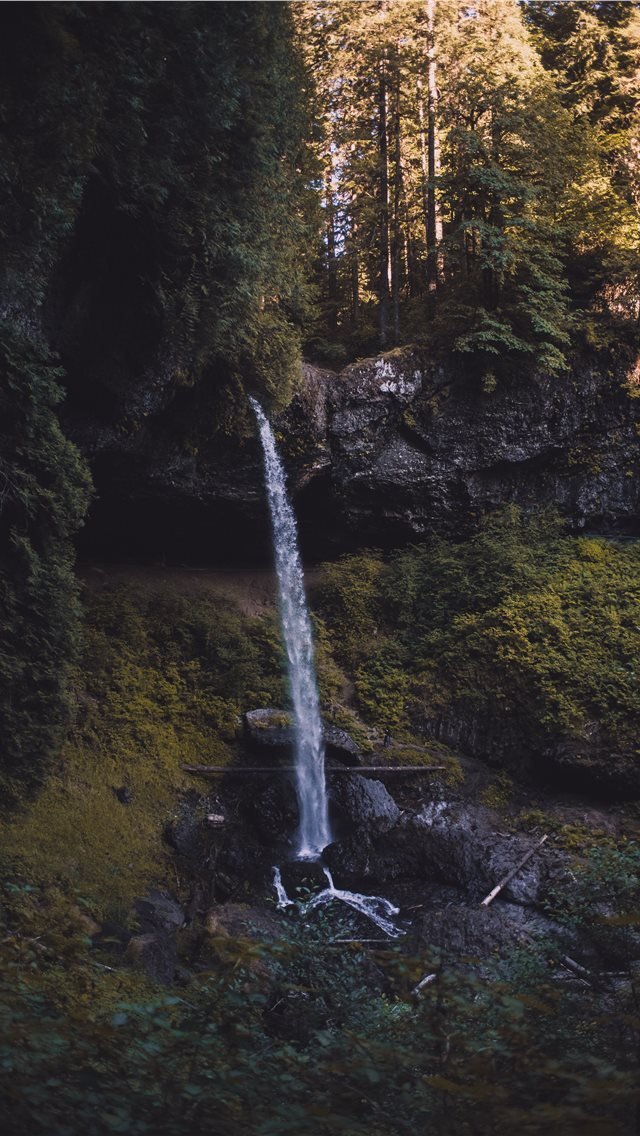 640x1136 The Moment - waterfall iPhone Wallpaper
