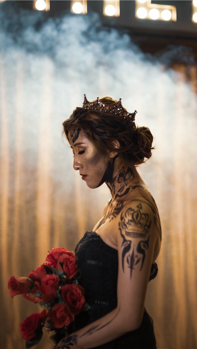 640x1136 Dark queen - body art iPhone Wallpaper