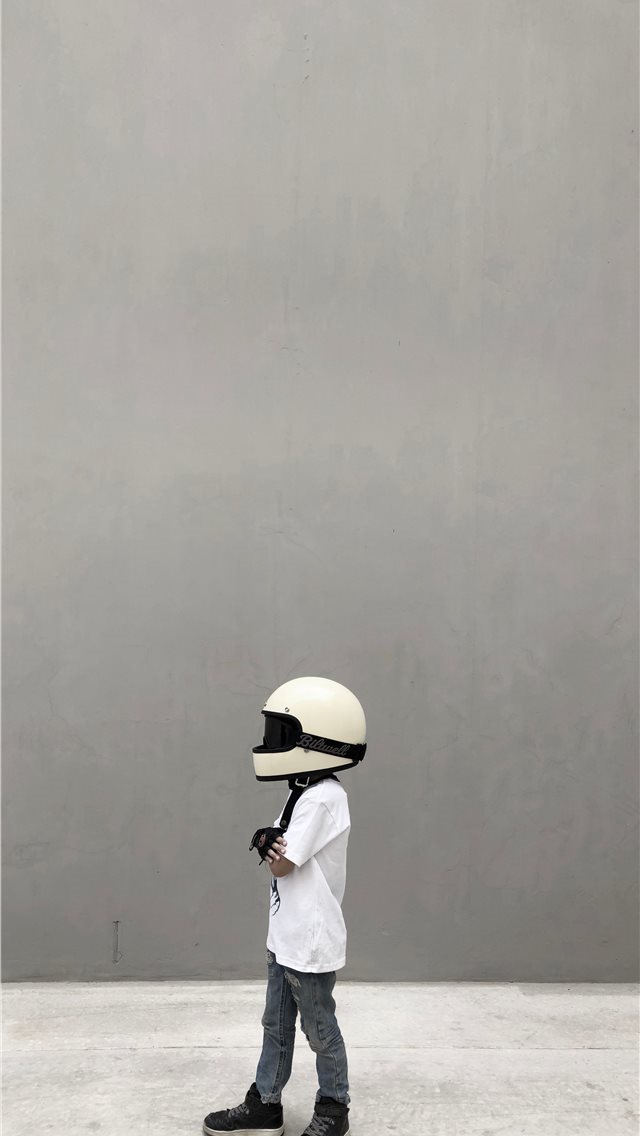 640x1136 Helmet Boy - boy iPhone Wallpaper