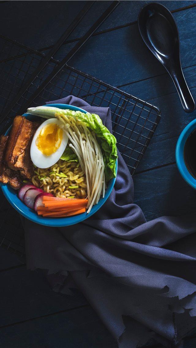 640x1136 Ramen on a rainy day  - moody iPhone Wallpaper