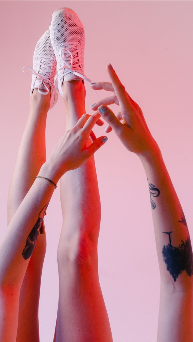 640x1136 studio - sneaker iPhone Wallpaper