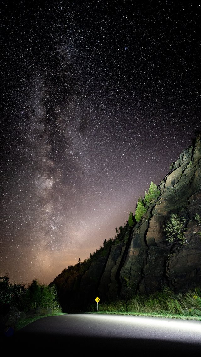 640x1136 Duluth  United States - road iPhone Wallpaper