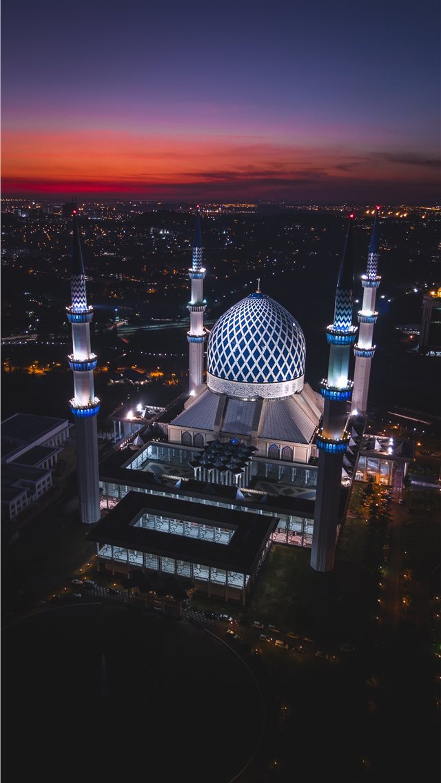 640x1136 Sultan Salahuddin Abdul Aziz Mosque - malaysia iPhone Wallpaper