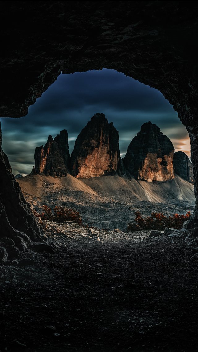 640x1136 Three peaks of Lavaredo - wallpaper iPhone Wallpaper