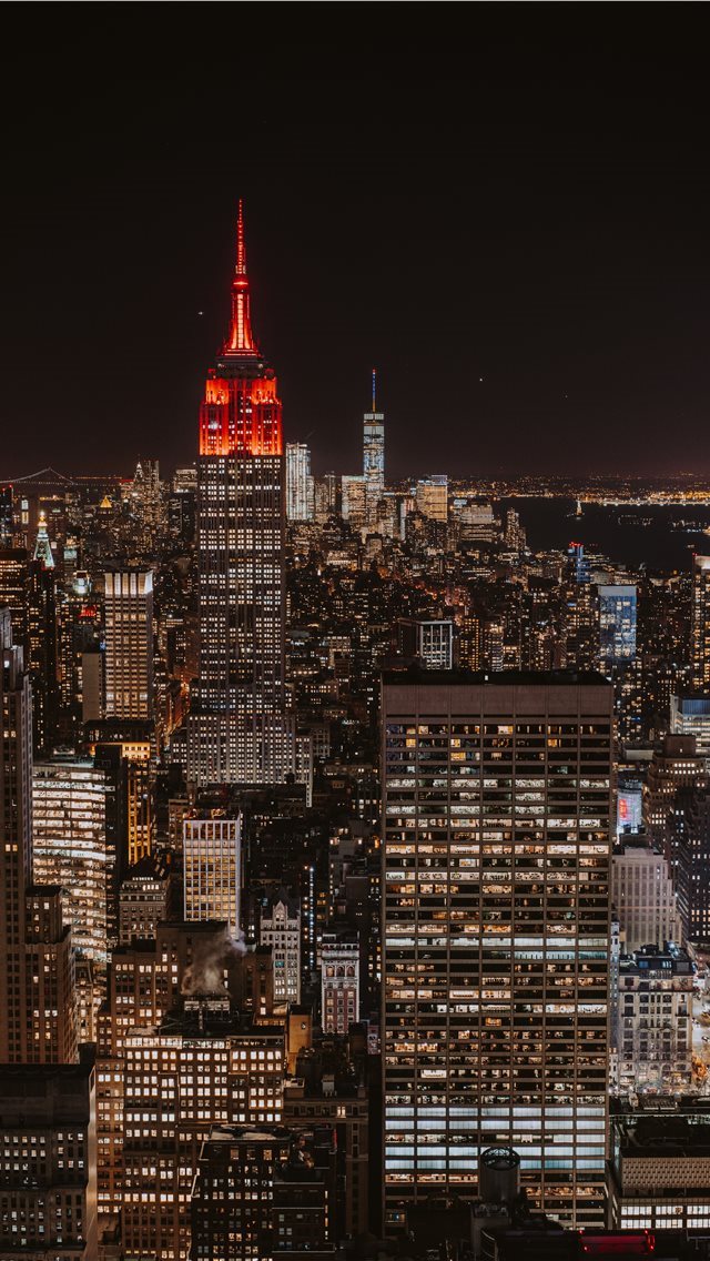 640x1136 Bright New York skyline - building iPhone Wallpaper