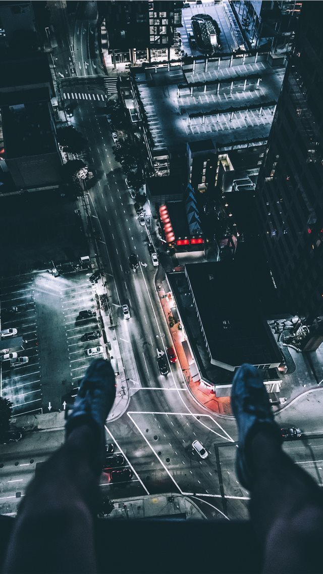 640x1136 Just hangin’ - los angeles iPhone Wallpaper