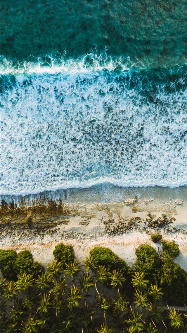 640x1136 Gehmiskih Fannu  Fuvahmulah  Maldives - waves iPhone Wallpaper