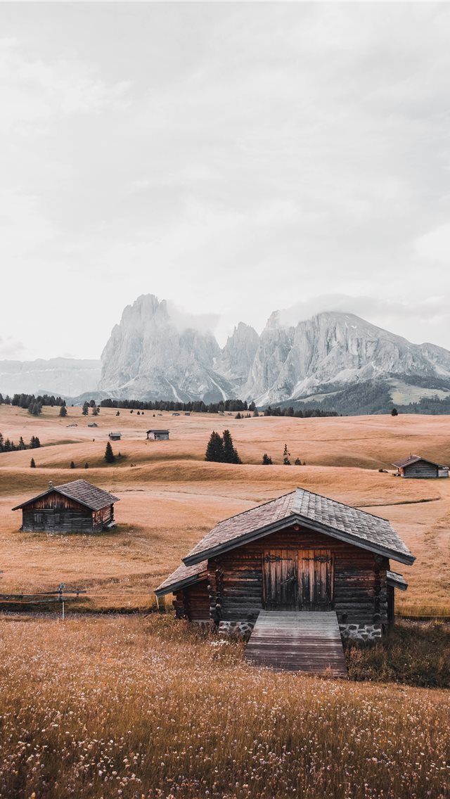 640x1136 Magic cabin in Sudtirol - photography iPhone Wallpaper
