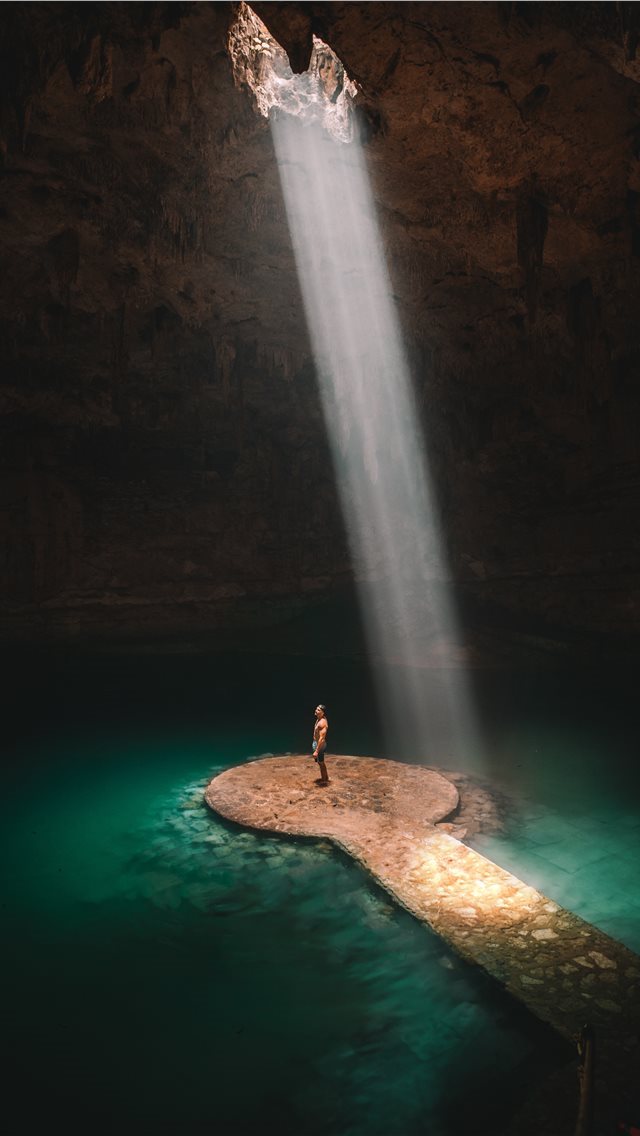 640x1136 Light in the Darkness - epic iPhone Wallpaper